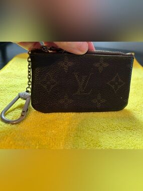 Authentic Louis Vuitton Pochette Clés Key Pouch / Keychain Wallet – Monogram